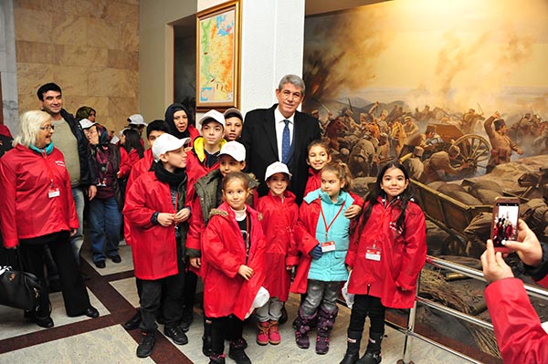 Balçovalı çocuklar Başöğretmen’e gittiler