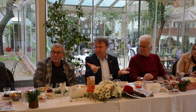 SATARAK DEĞİL ALARAK BÜYÜYEN BELEDİYE: "BORNOVA"