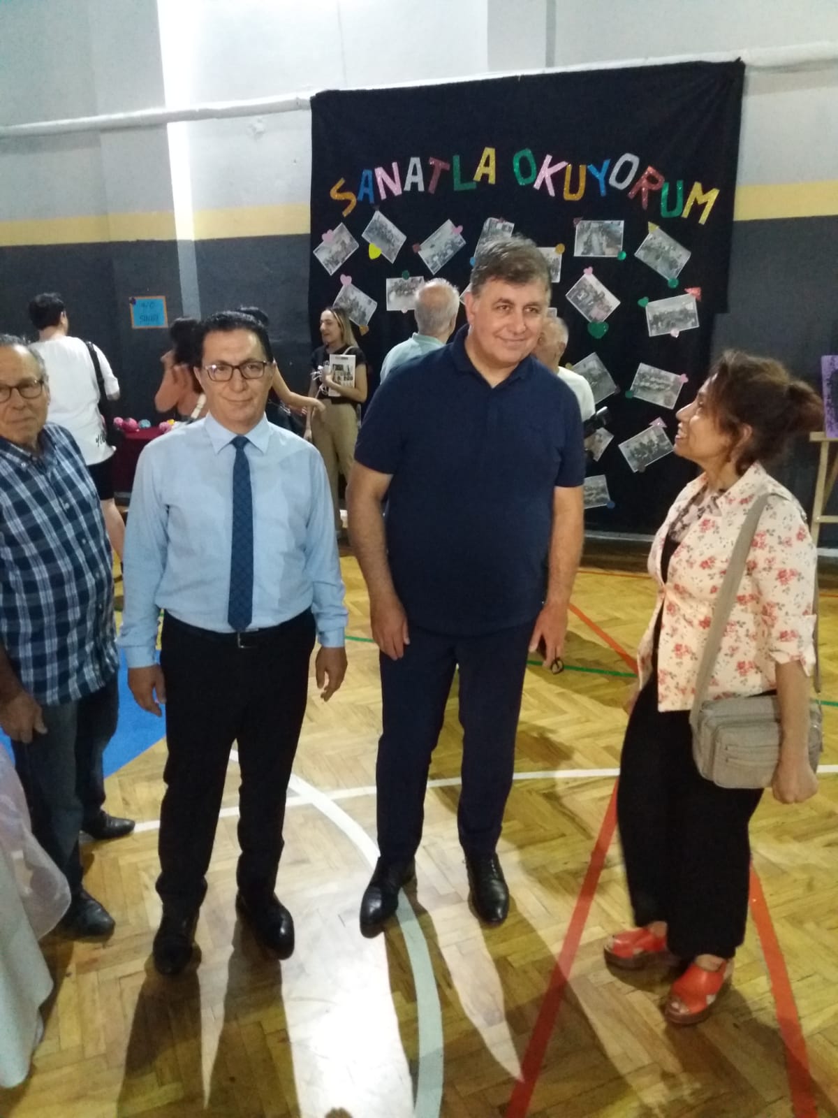 Karşıyaka'da 'Sanatla Okuyorum' sergisi