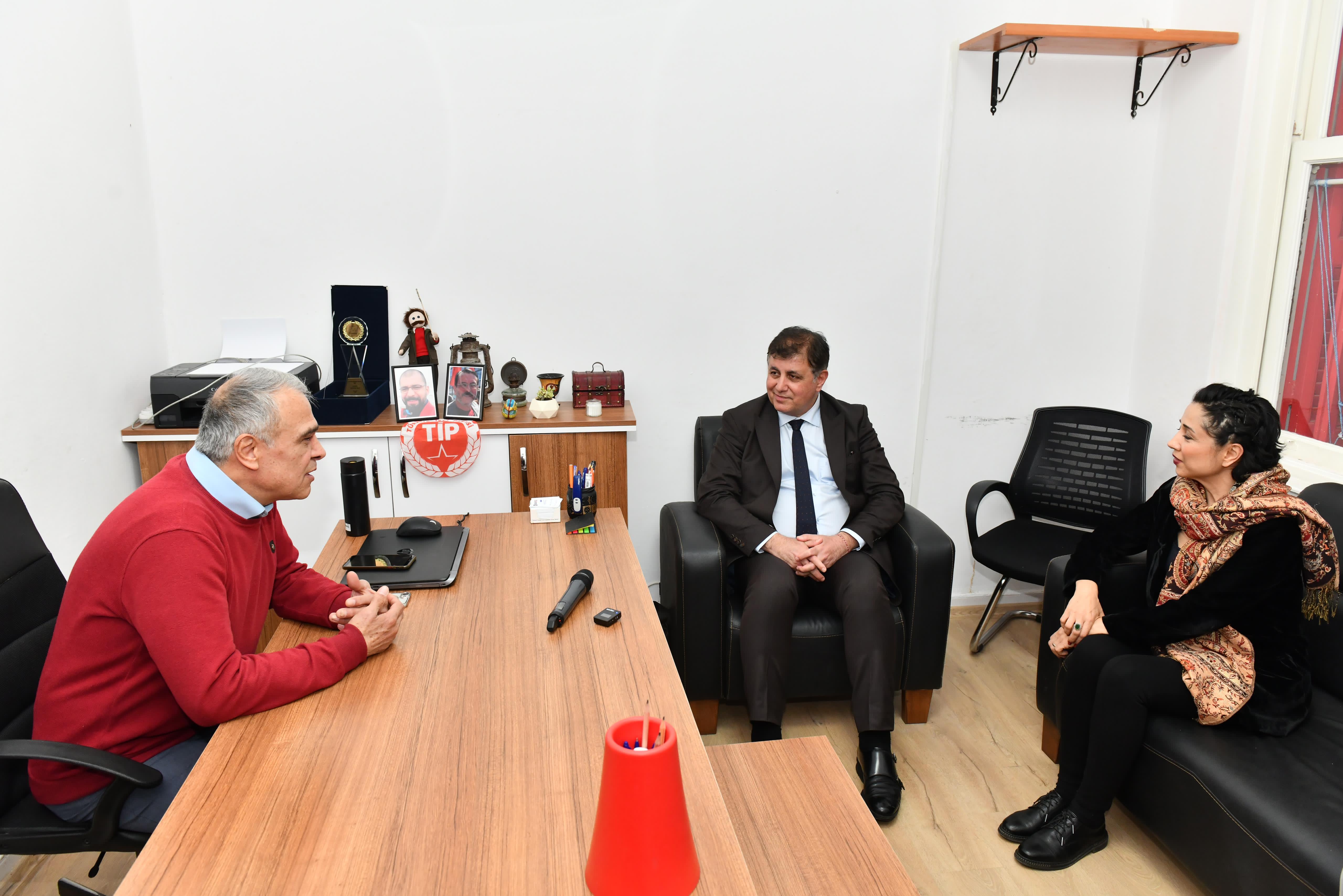 Bakan Tugay, TİP İzmir İl Örgütünü ziyaret etti