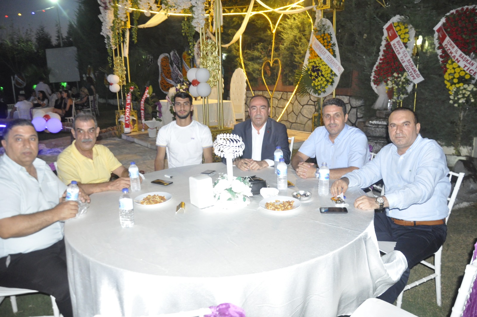 DÜNYAEVİNE GİRDİLER