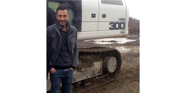 Devrilen iş makinesinin altında öldü