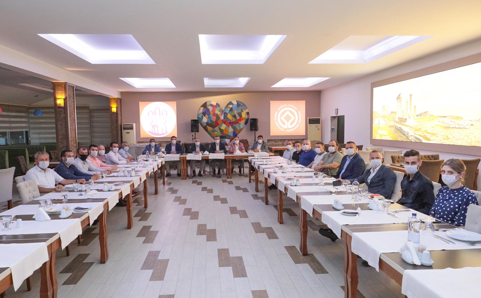 AK Parti İzmir İl Başkanı Kerem Ali Sürekli: “Ayırmıyor, kayırmıyor, ötekileştirmiyoruz!”