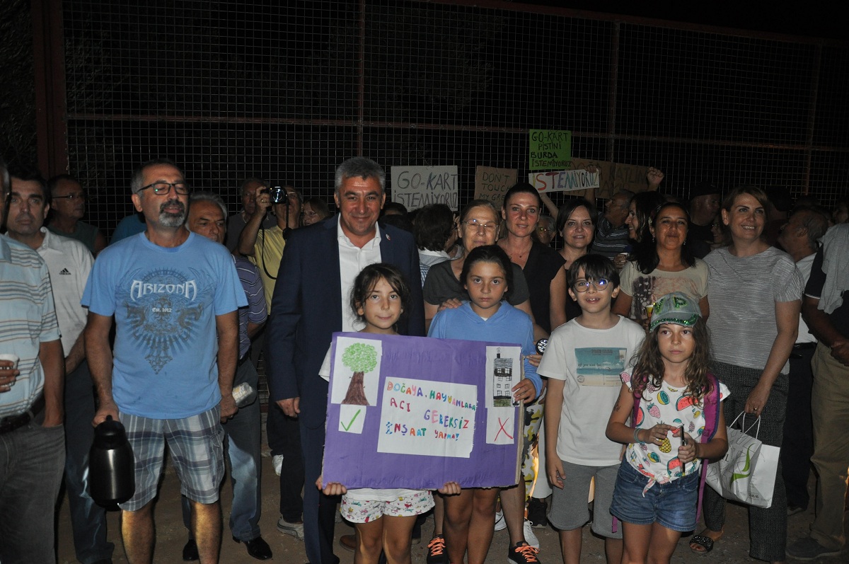 Go-Kart pisti için gece yarısı eylem