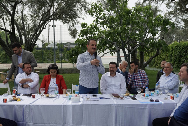 Şengül, teşkilatını evinde ağırladı