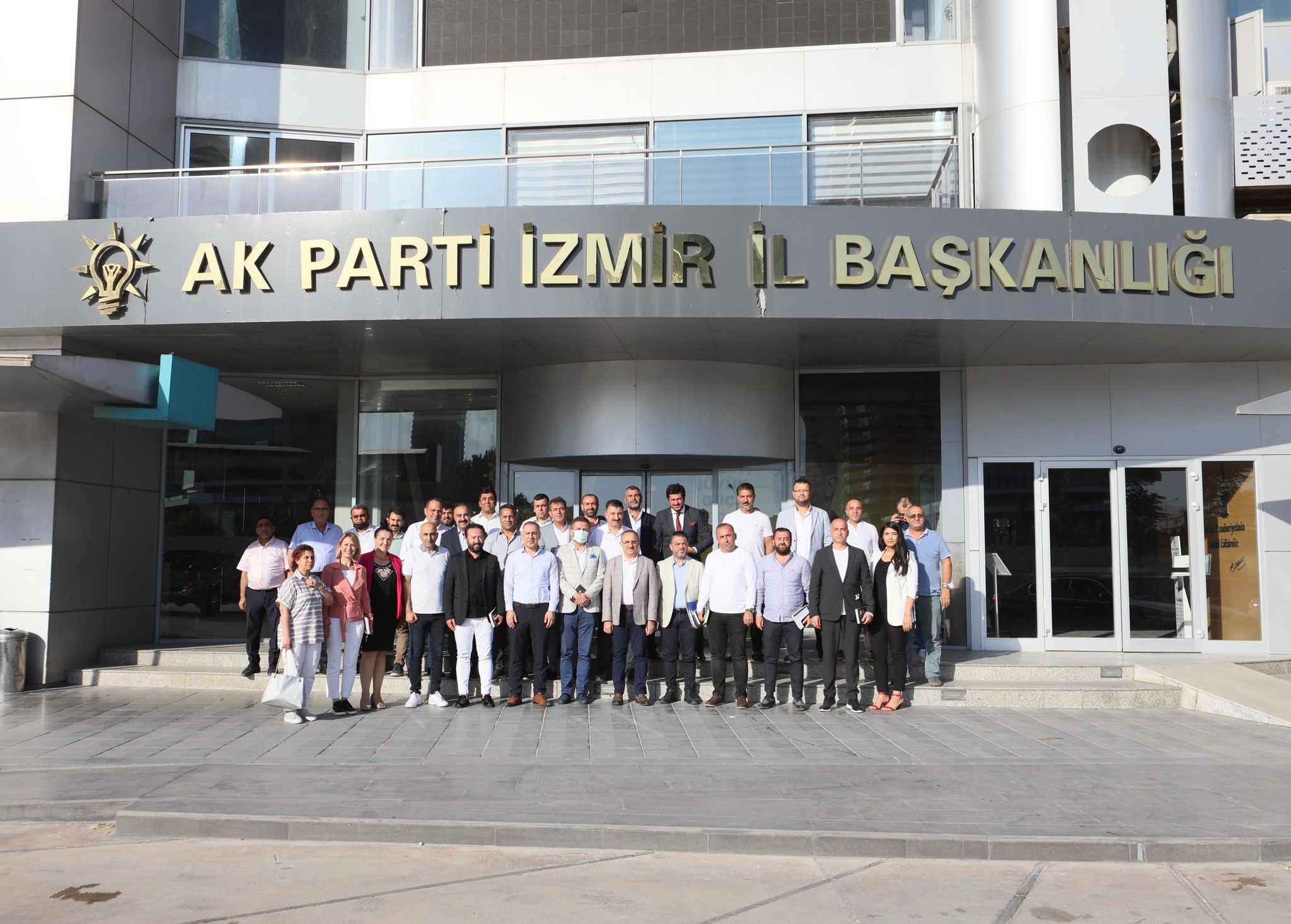 AK Parti İzmir’de yoğun hafta sonu mesaisi