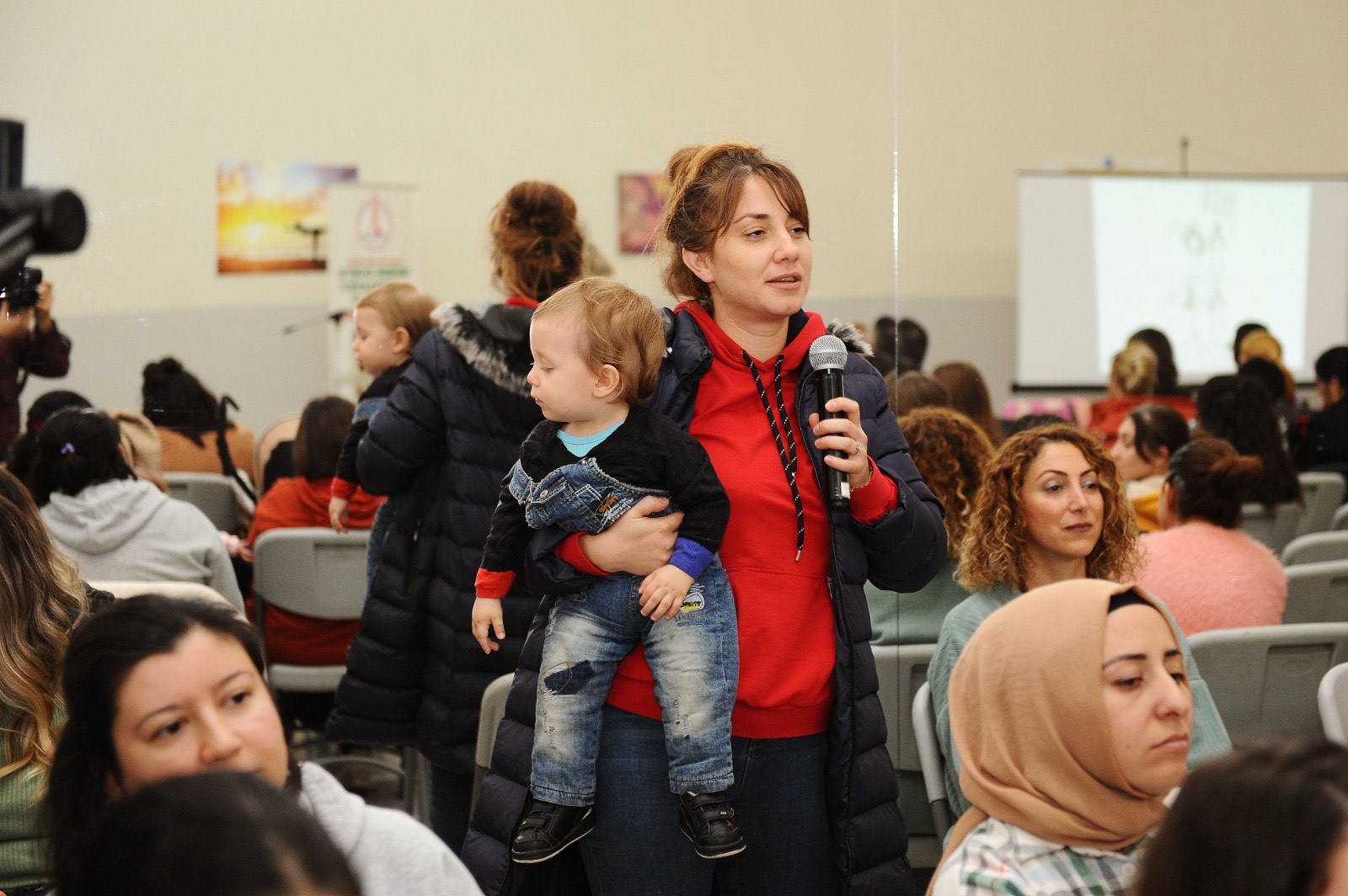 Karşıyaka'da annelerle en kutsal söyleşi