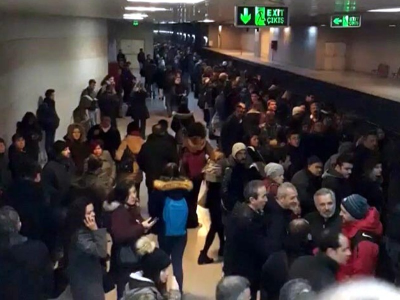 İZBAN seferleri normale döndü ama...