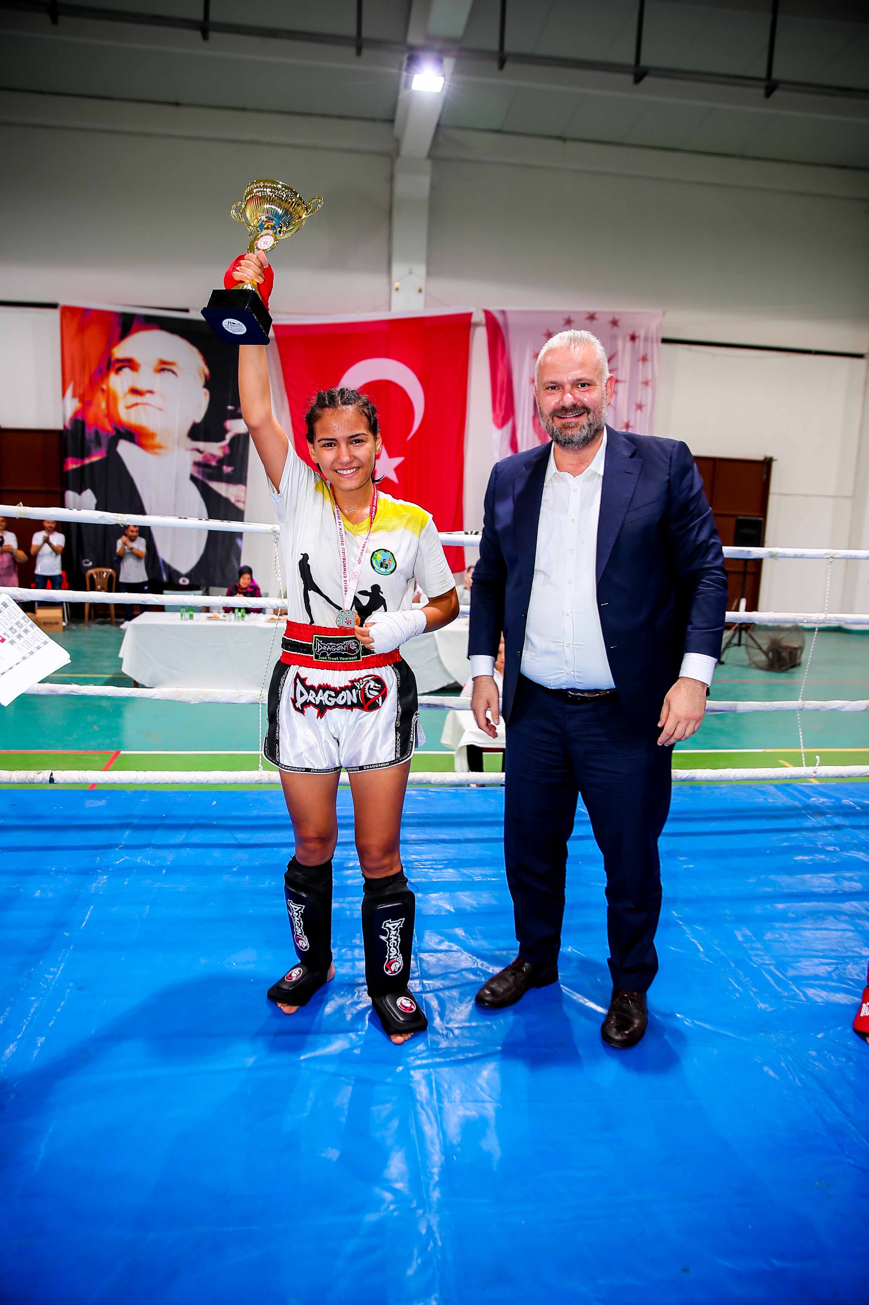 MENEMEN’DE KIRAN KIRANA ŞAMPİYONA