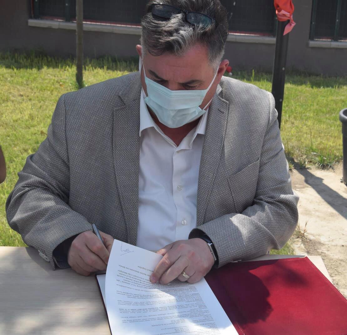 KINIK'TA YÜZME BİLMEYEN KALMAYACAK...