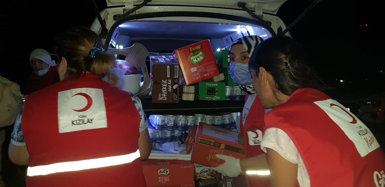 Türk Kızılay Urla'dan söndürme çalışmalarına destek