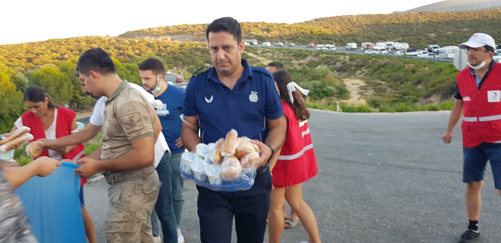 Türk Kızılay Urla'dan söndürme çalışmalarına destek