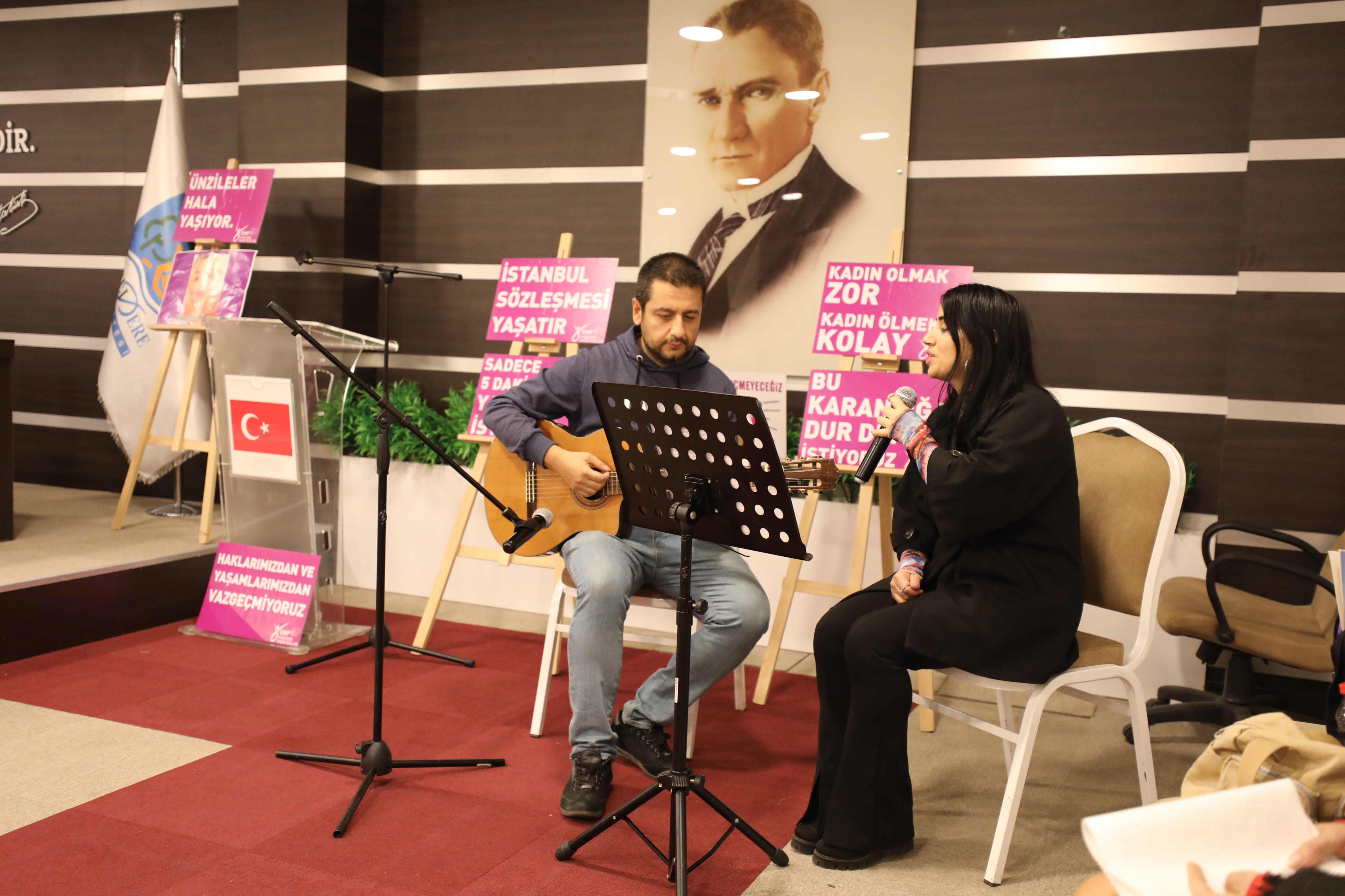 Narlıdere kadına şiddete karşı tek ses oldu