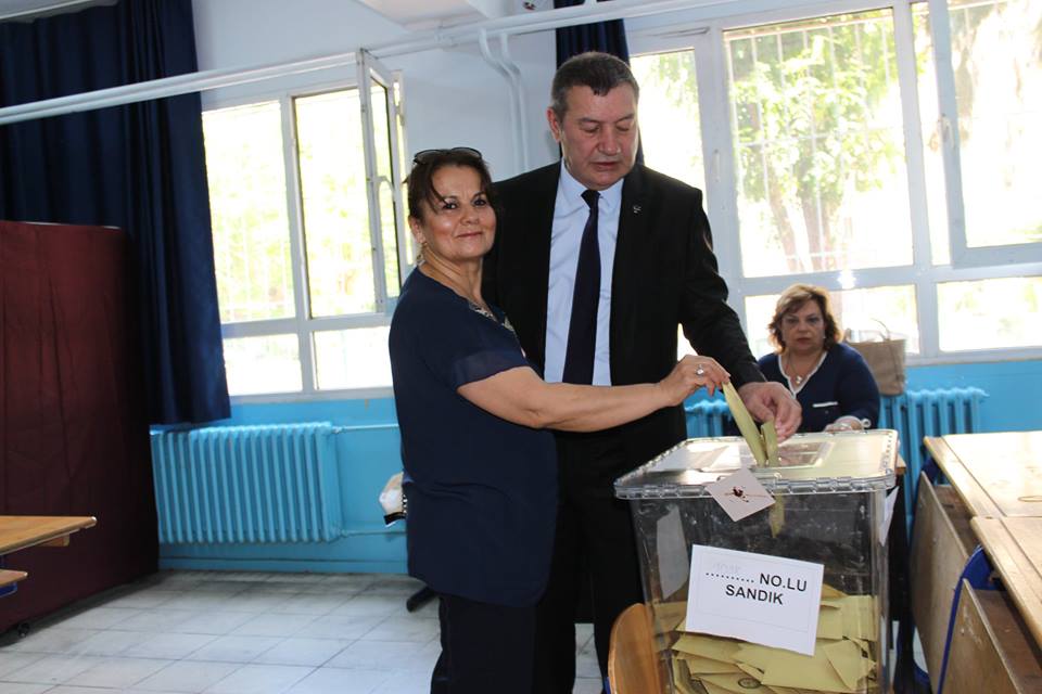 İzmir’in siyasileri sandık başında: Kim, ne mesaj verdi?