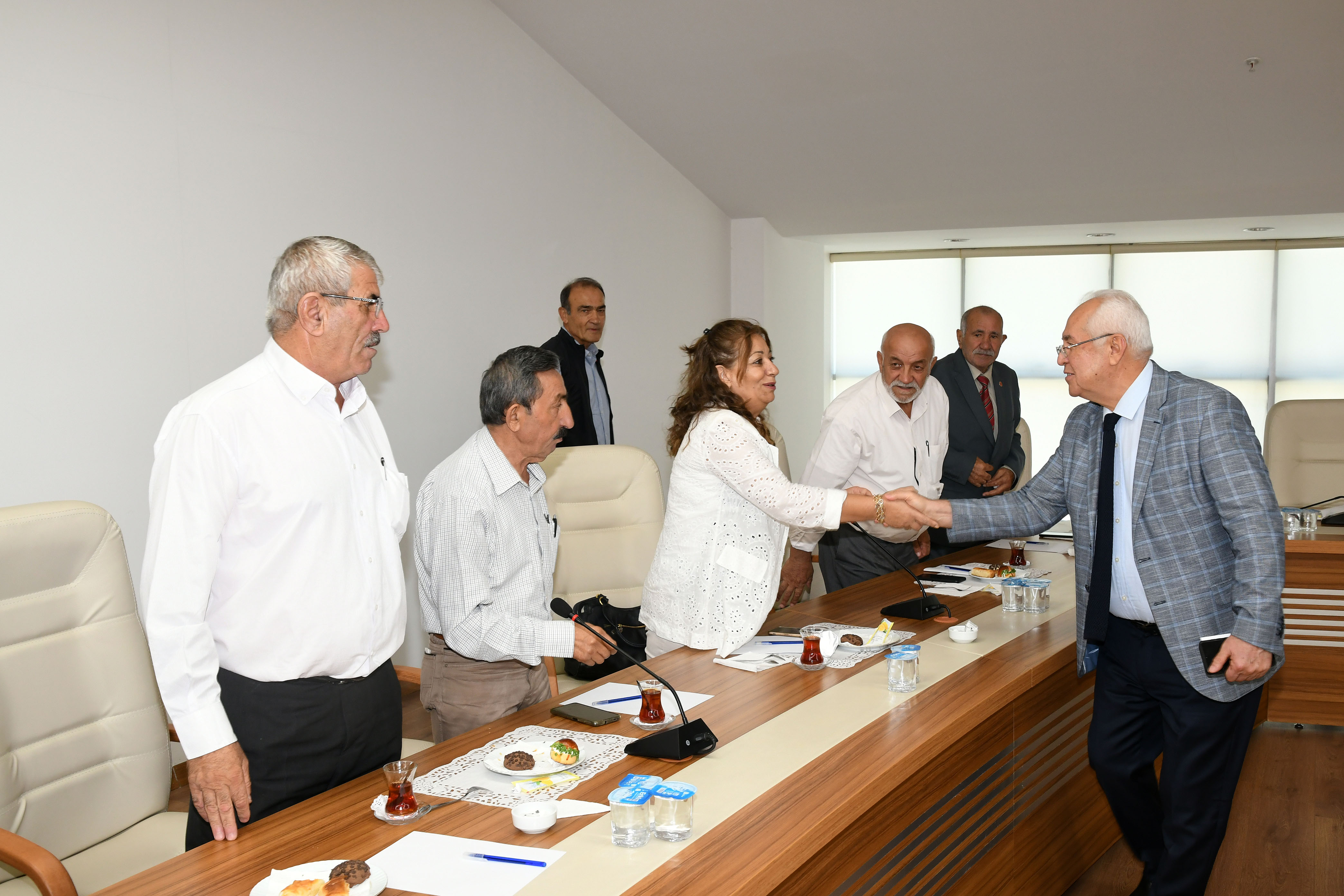 Büyük dönüşüm için muhtarlarla zirve