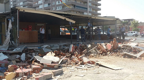 Karabağlar Gençyıldız Kulüp Binası Yıkıldı