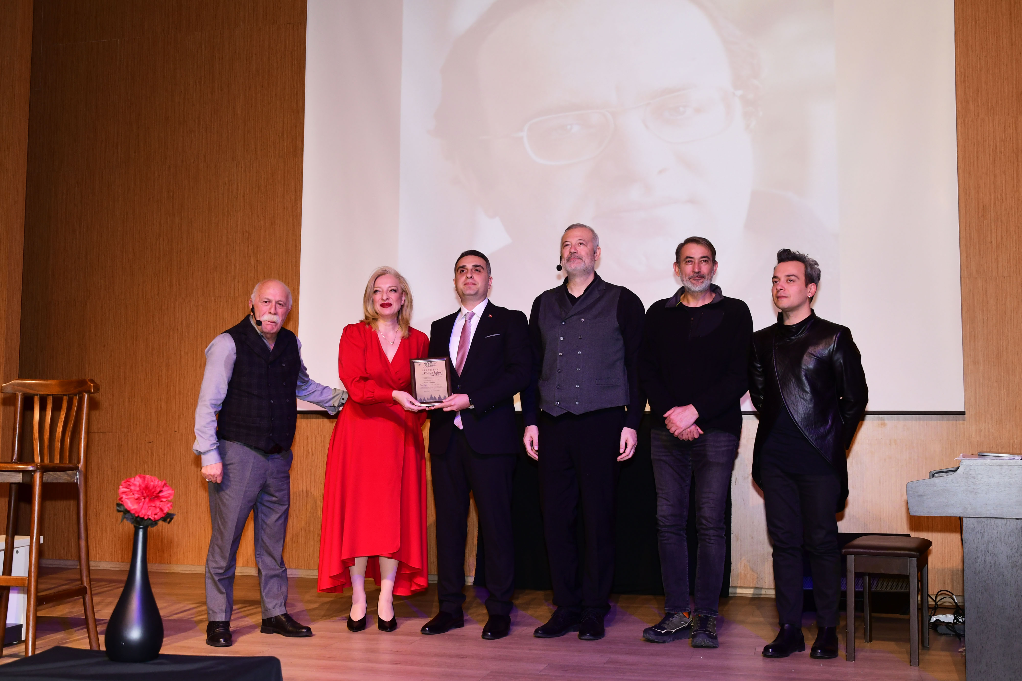 Uğur Mumcu, “Unutma Bizi” oyunuyla Karabağlar’da anıldı