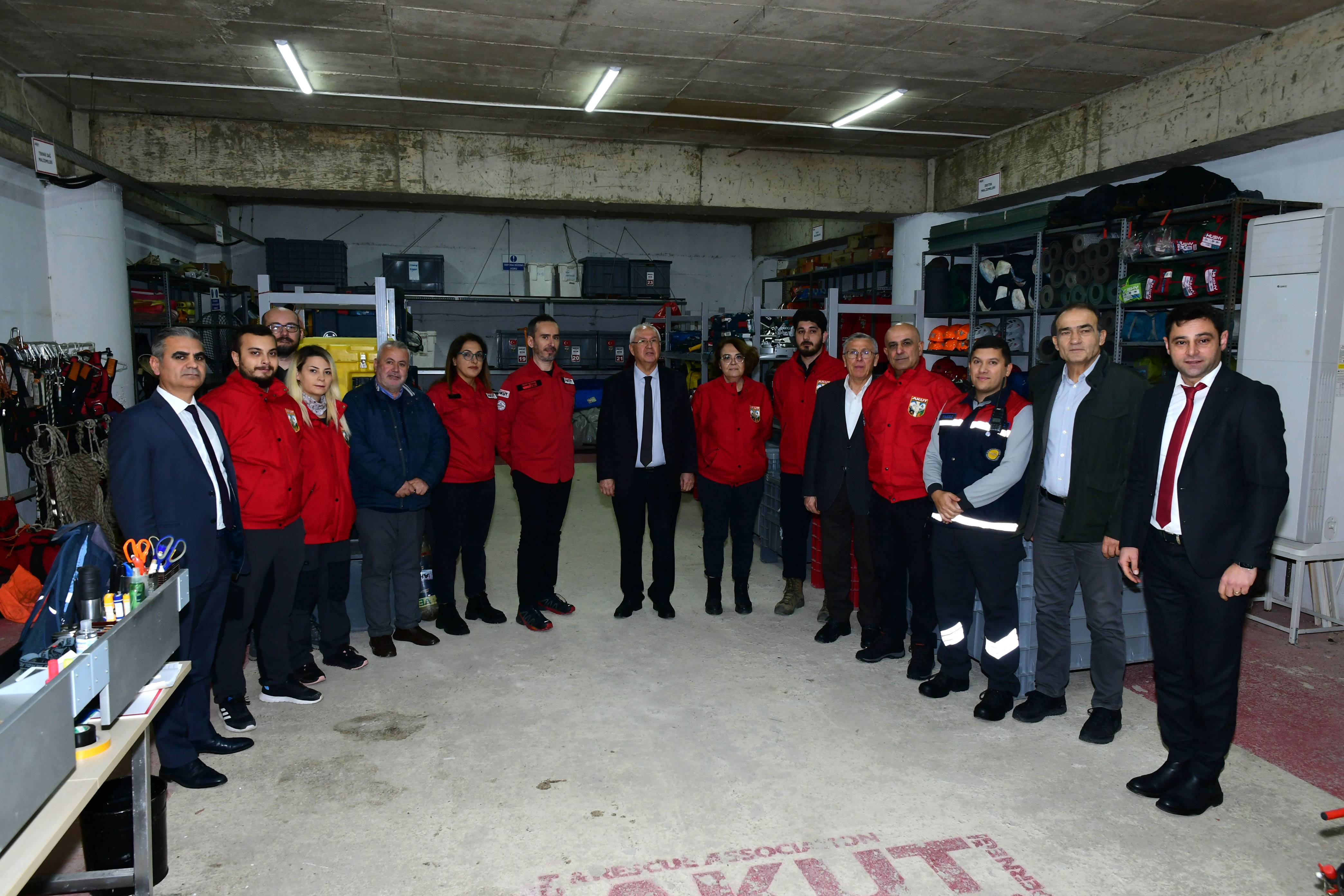 Karabağlar'da Mahalle Afet Gönüllüleri eğitimi başladı