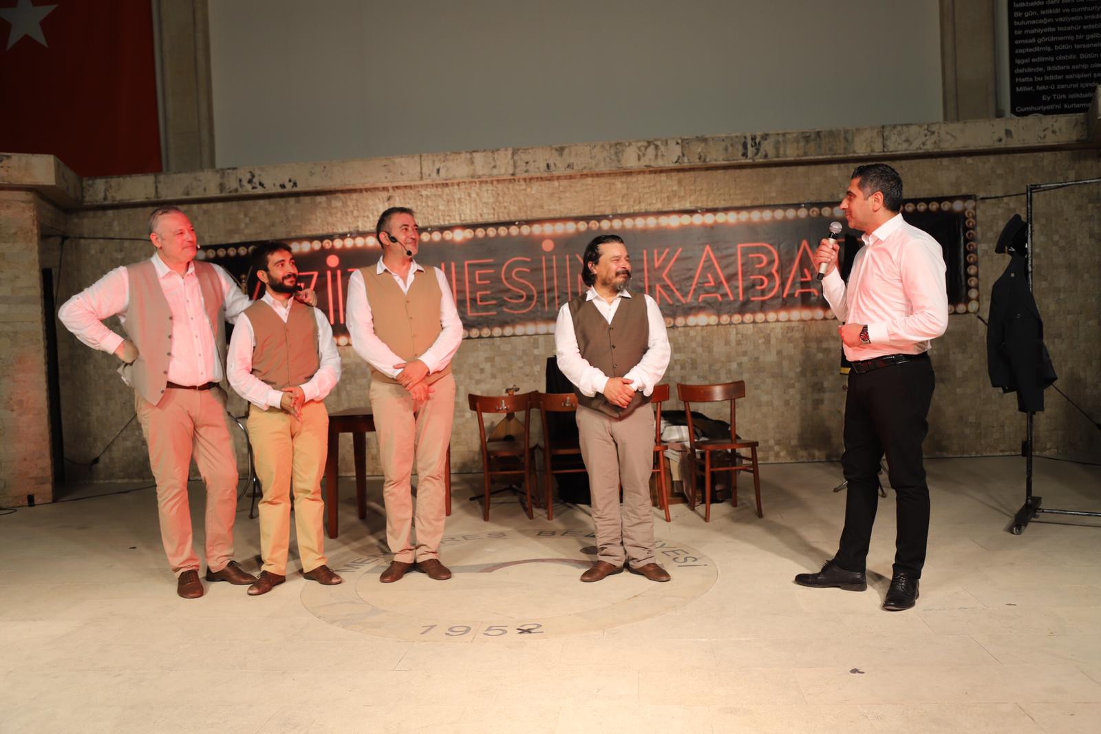 Aziz Nesin Kabare’ye Menderes’te Yoğun İlgi