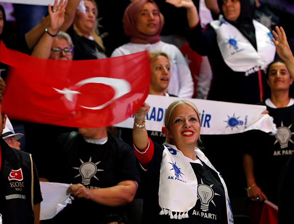 AK Parti'de kongre günü