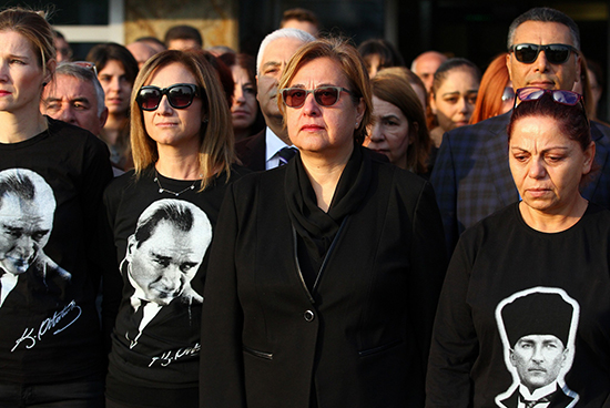 Konak, Ata'sını özlem ve minnetle andı