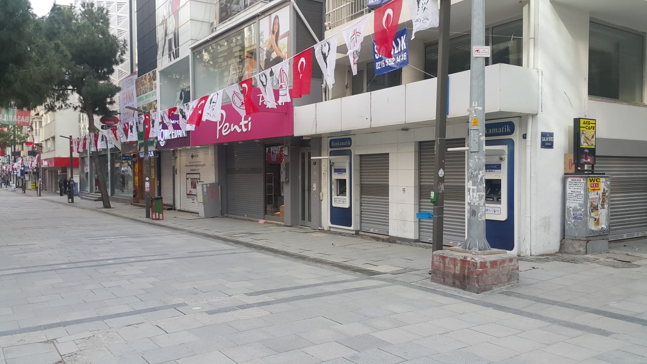 BAYRAKLI NEFES ALDI! KARŞIYAKA ESNAFI PERİŞAN!