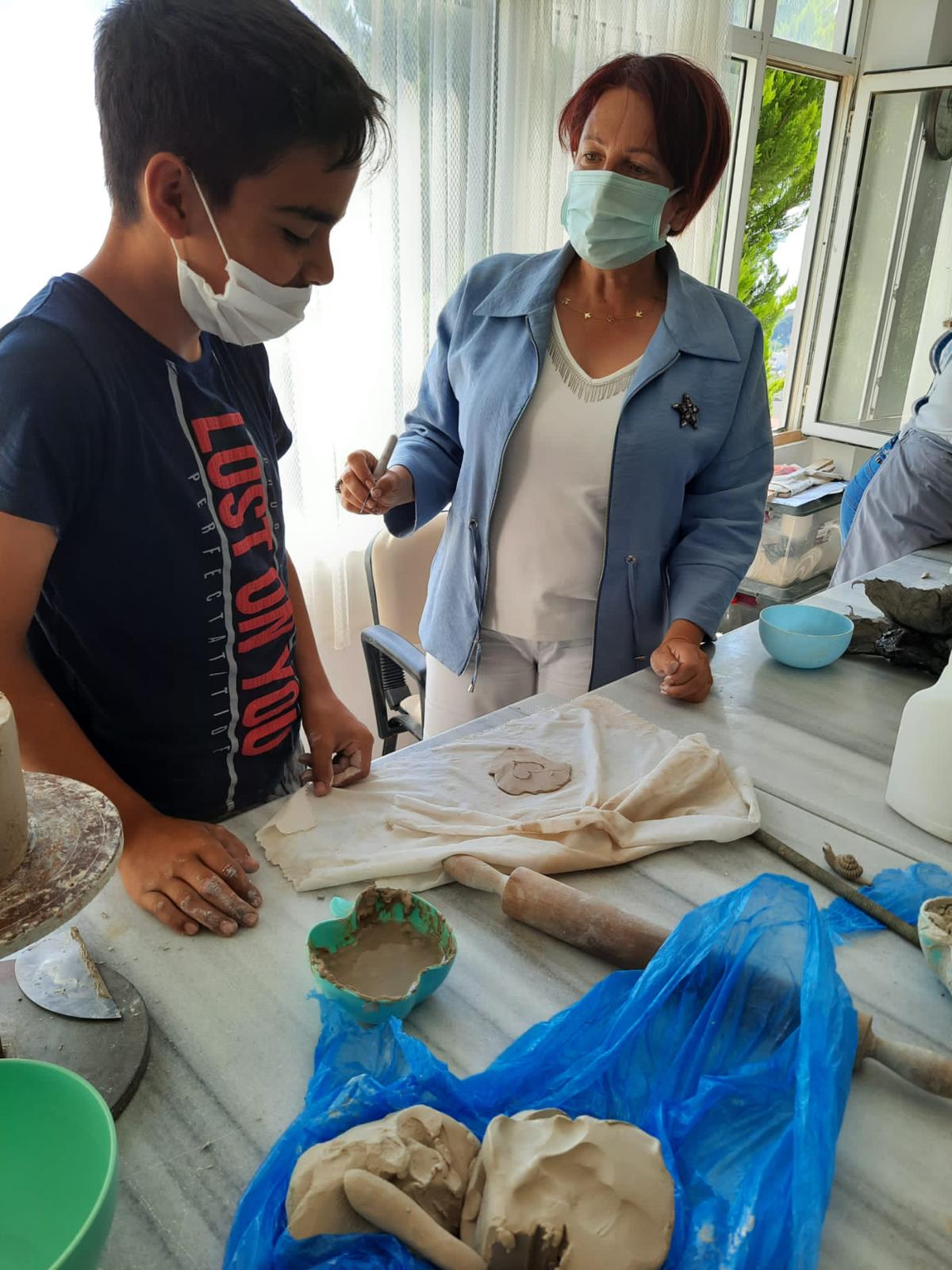 Karaburun’da çocuklara sanat dolu tatil