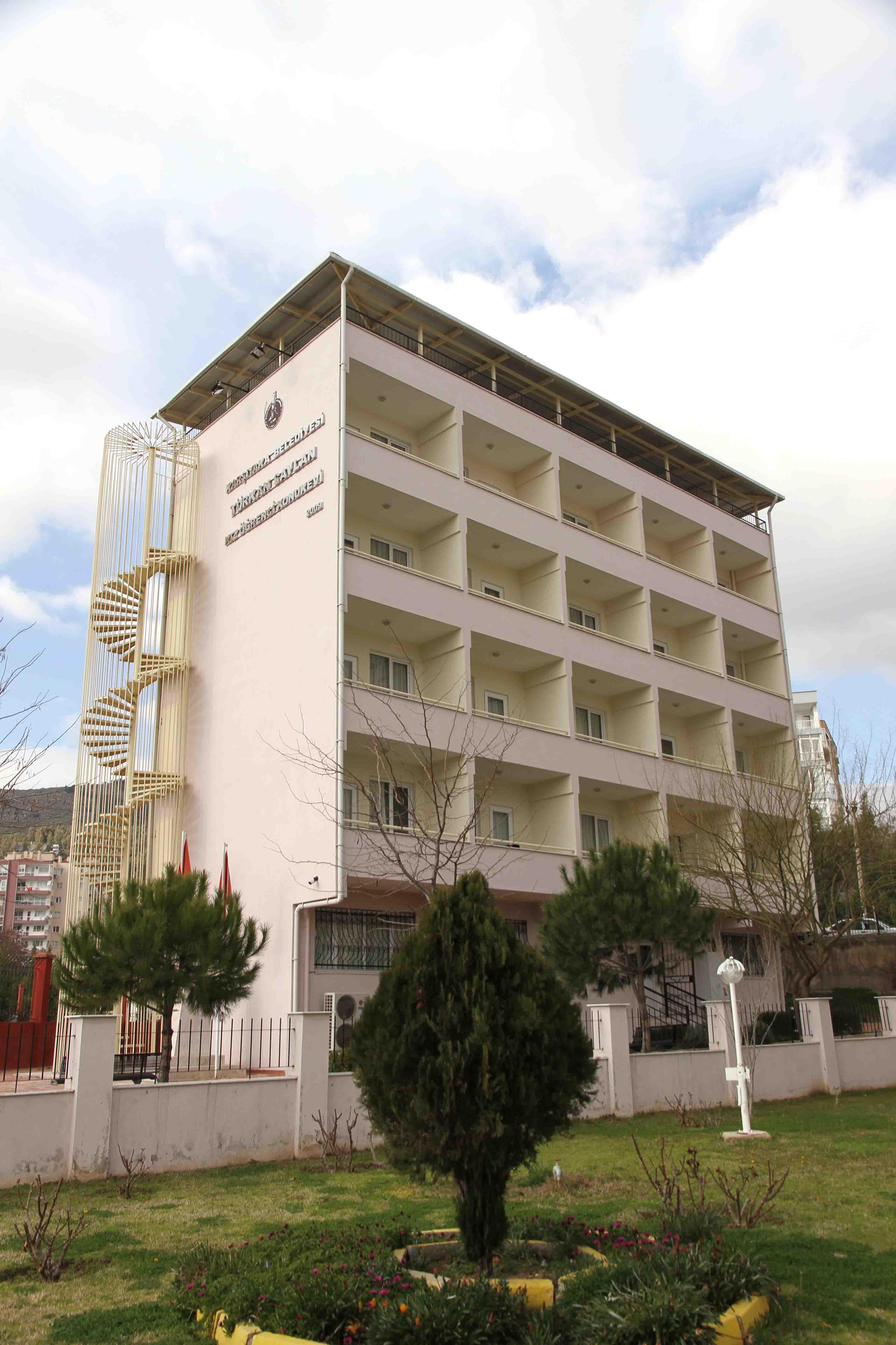 Karşıyaka Belediyesi’nden öğrencilere destek!