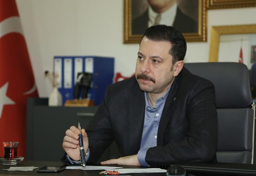 AK Parti İzmir'den CHP'li Erdoğdu'ya sert tepki; Tehditlerine pabuç bırakacak değiliz