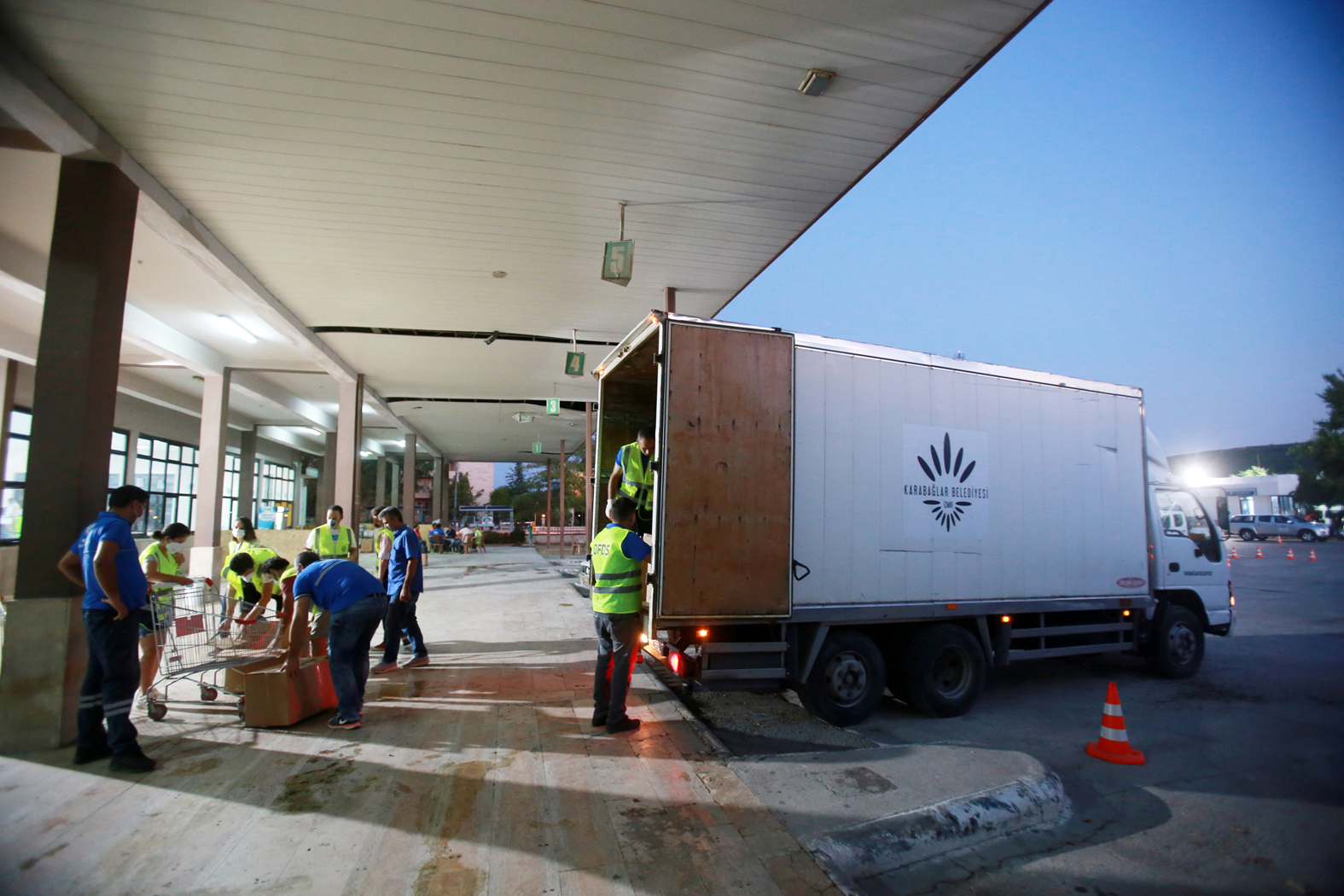 Karabağlar Belediyesi'nden Muğla'ya destek