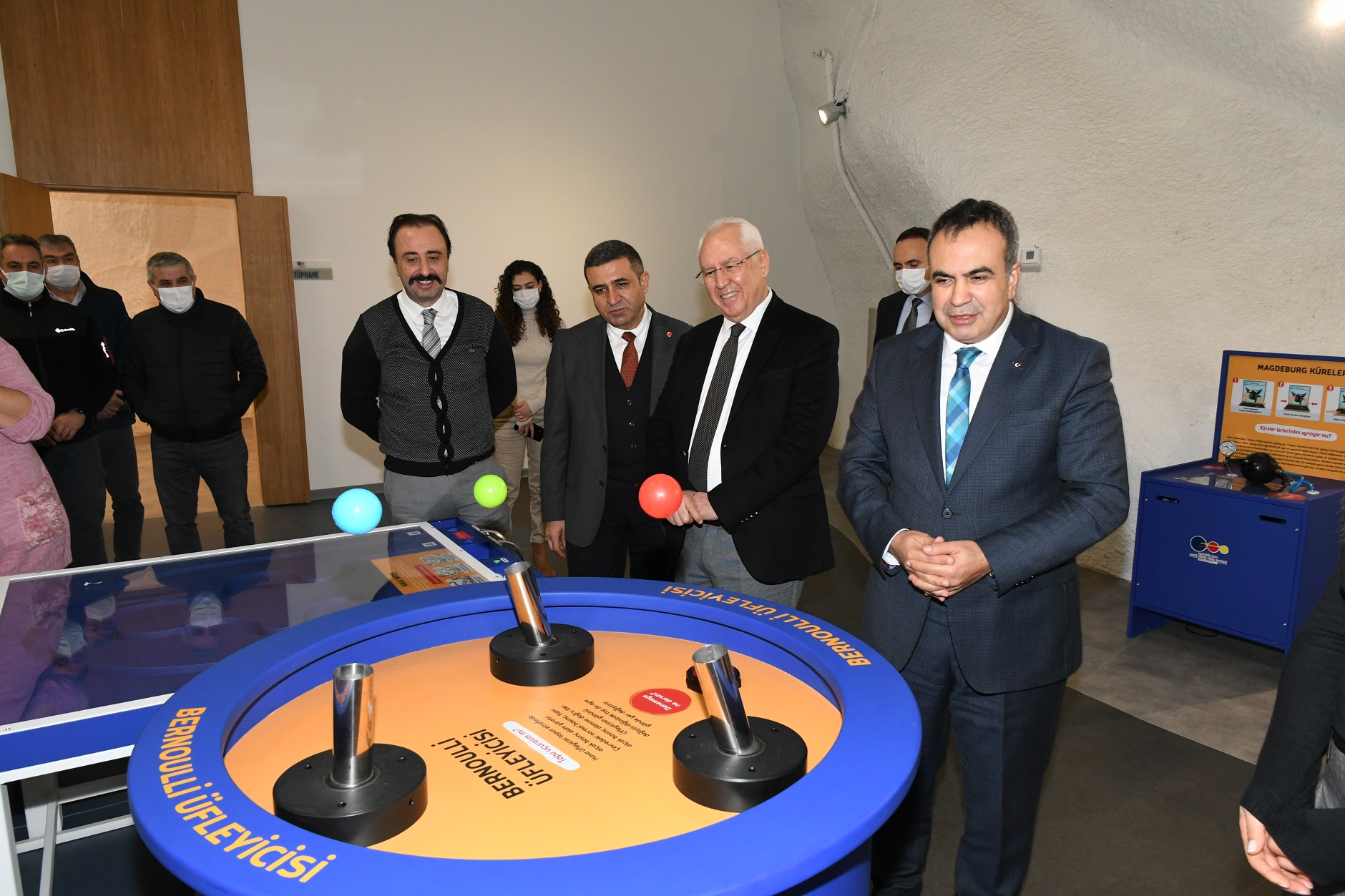 Çocuklar bilimi Karabağlar'da sevecek