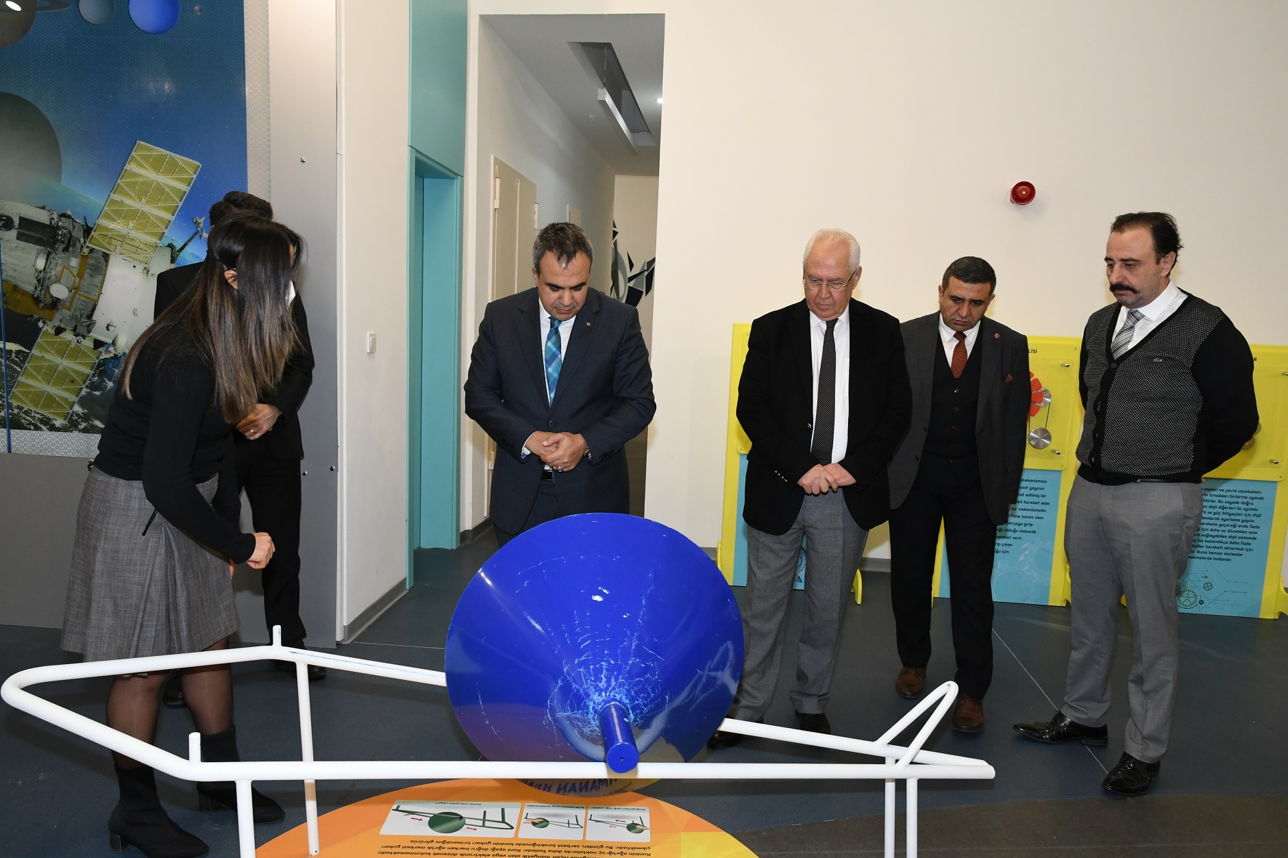 Çocuklar bilimi Karabağlar'da sevecek