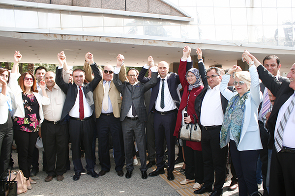 İYİ Parti'de imza harekatı