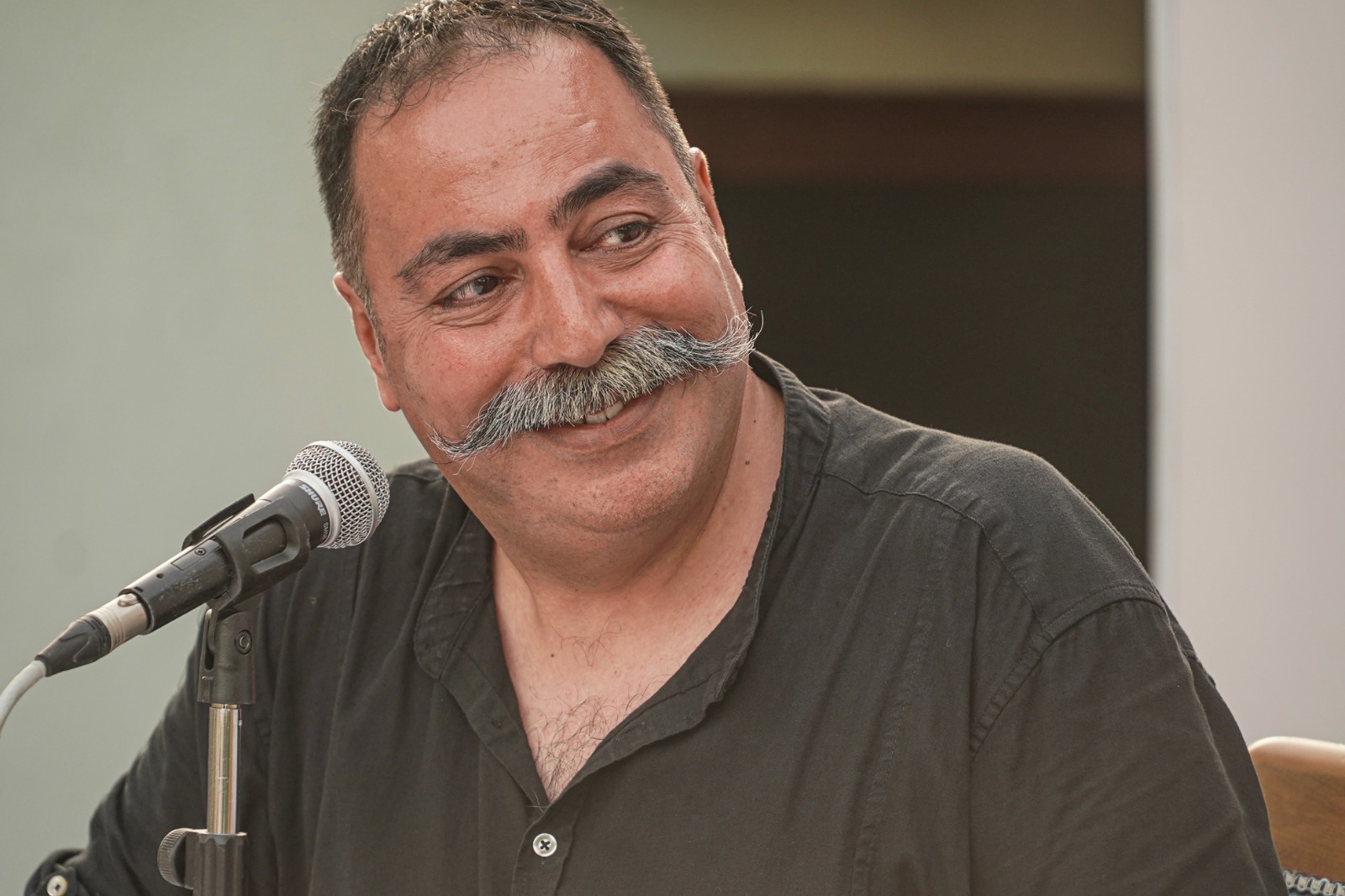 Her hafta sanatın çeşitli konularını ele alan Kent’te Sanat Söyleşileri’nde mikrofon bu hafta komedyenlerin elinde özgürleşti.