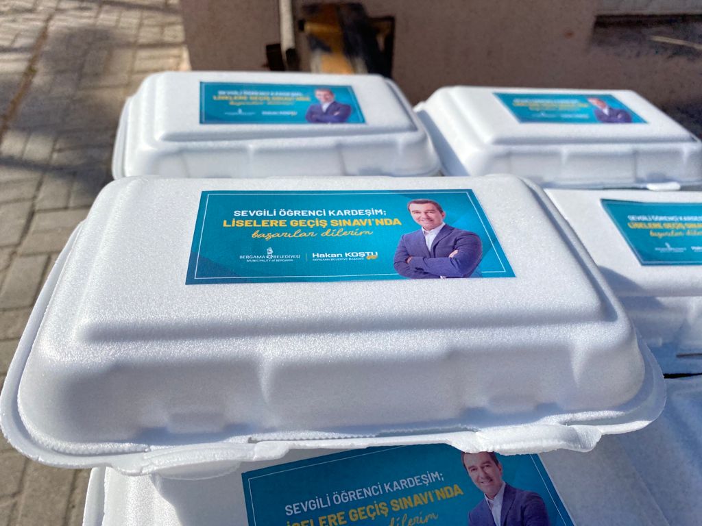 Bergama Belediyesi’nden öğrencilere sınav desteği