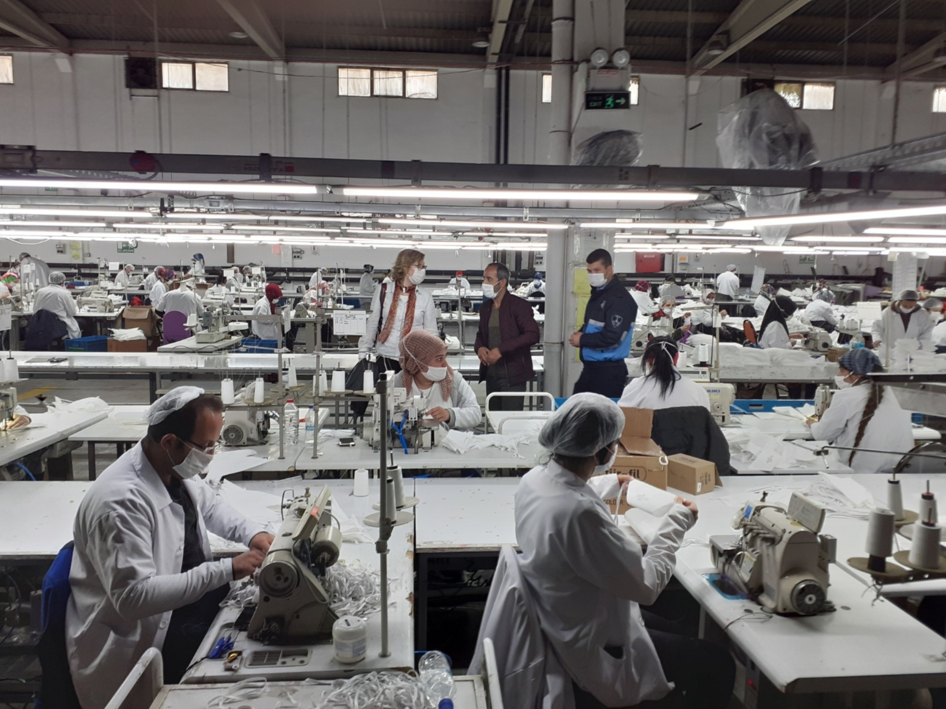 İzmir’de tıbbi maske imalathanelerine denetim