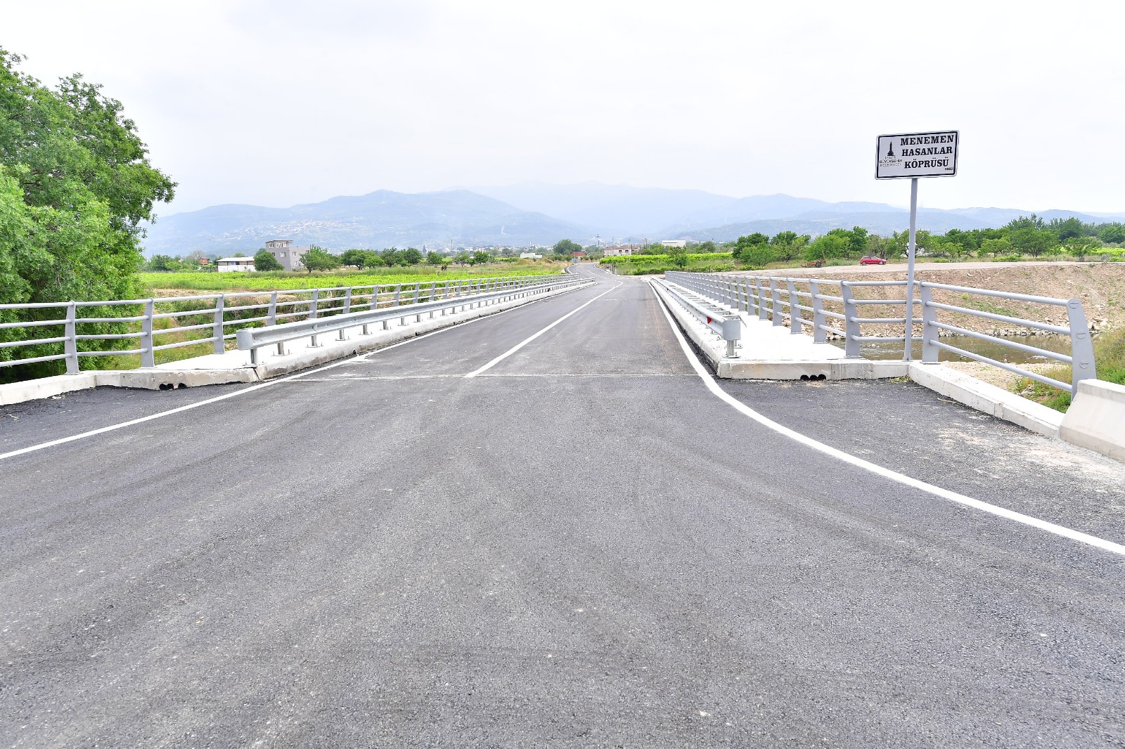 Menemen Hasanlar Köprüsü trafiğe açıldı