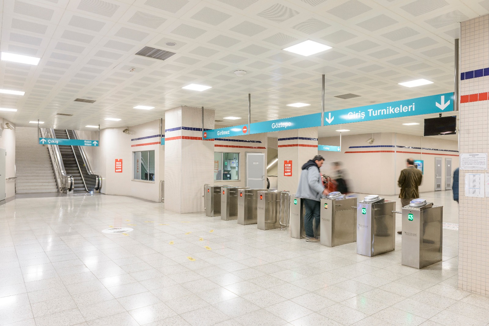 İzmir Metro'da ücretsiz internet dönemi