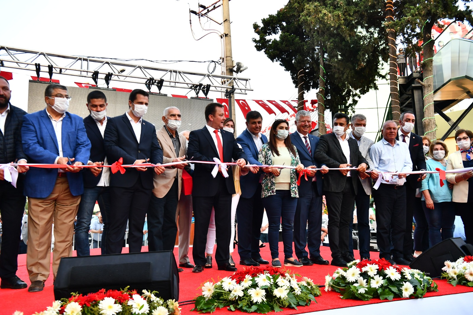 Menemen’de Kasımpaşa Üst Geçidi açıldı