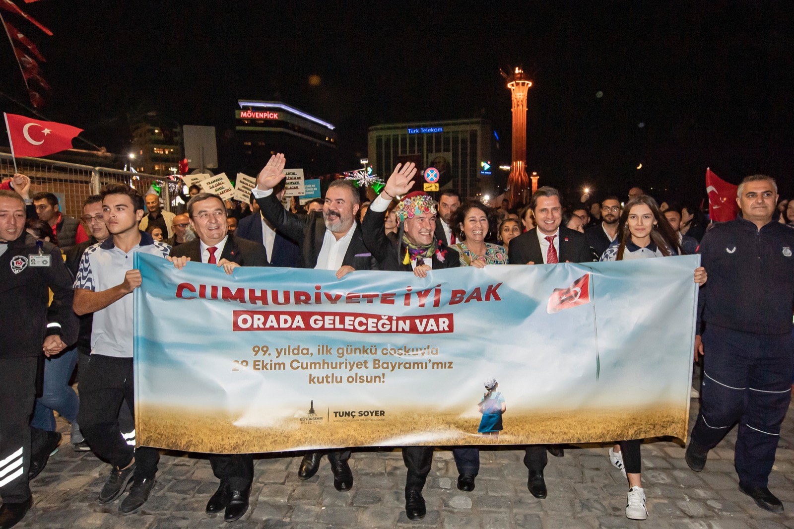 Başkan Soyer’den zeybek sürprizi