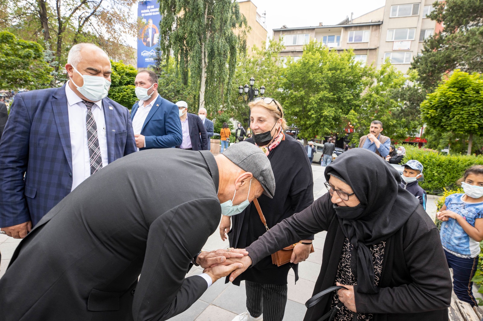 Başkan Soyer'e Erzurum'da yoğun ilgi