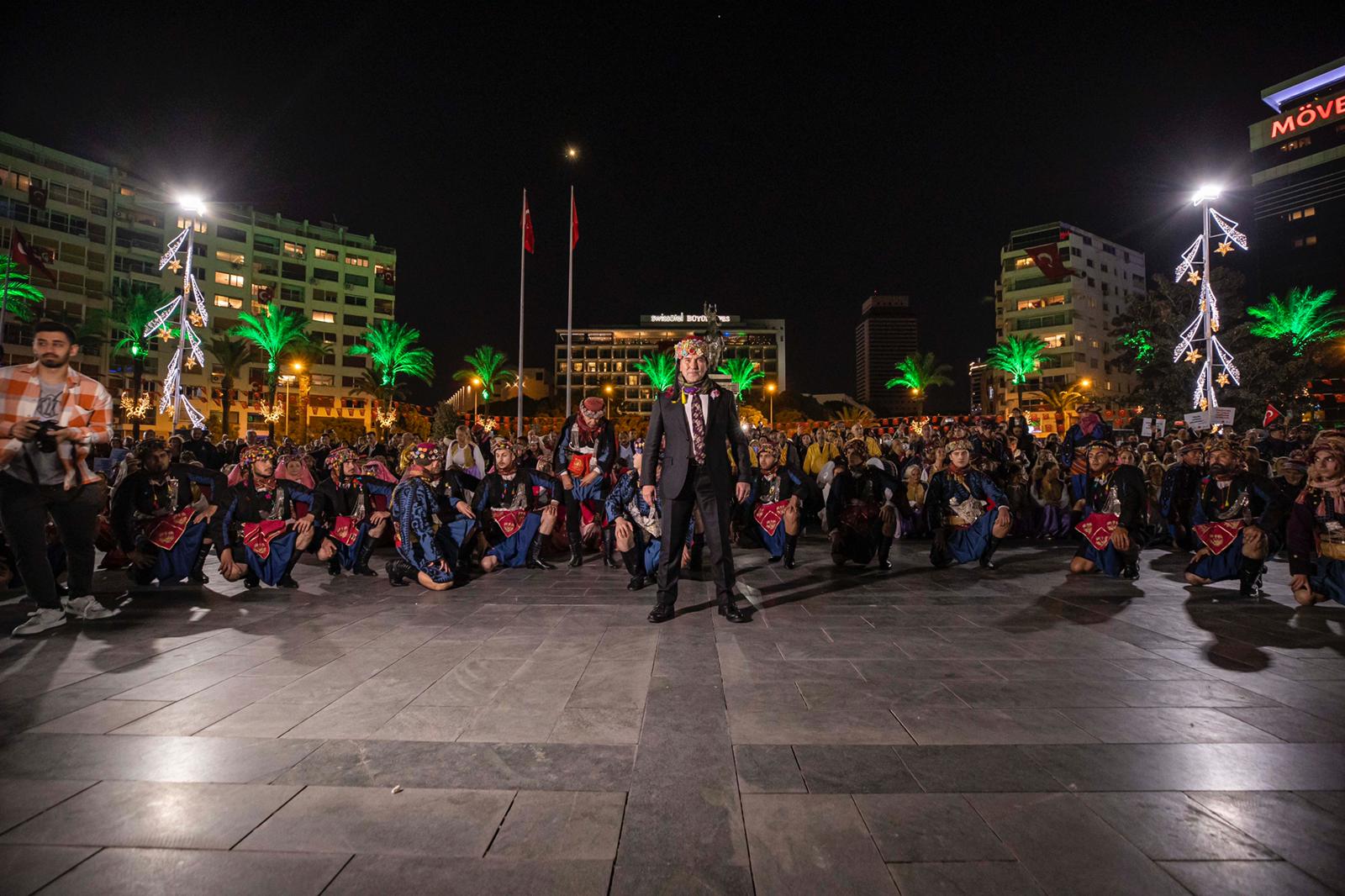 Başkan Soyer’den zeybek sürprizi