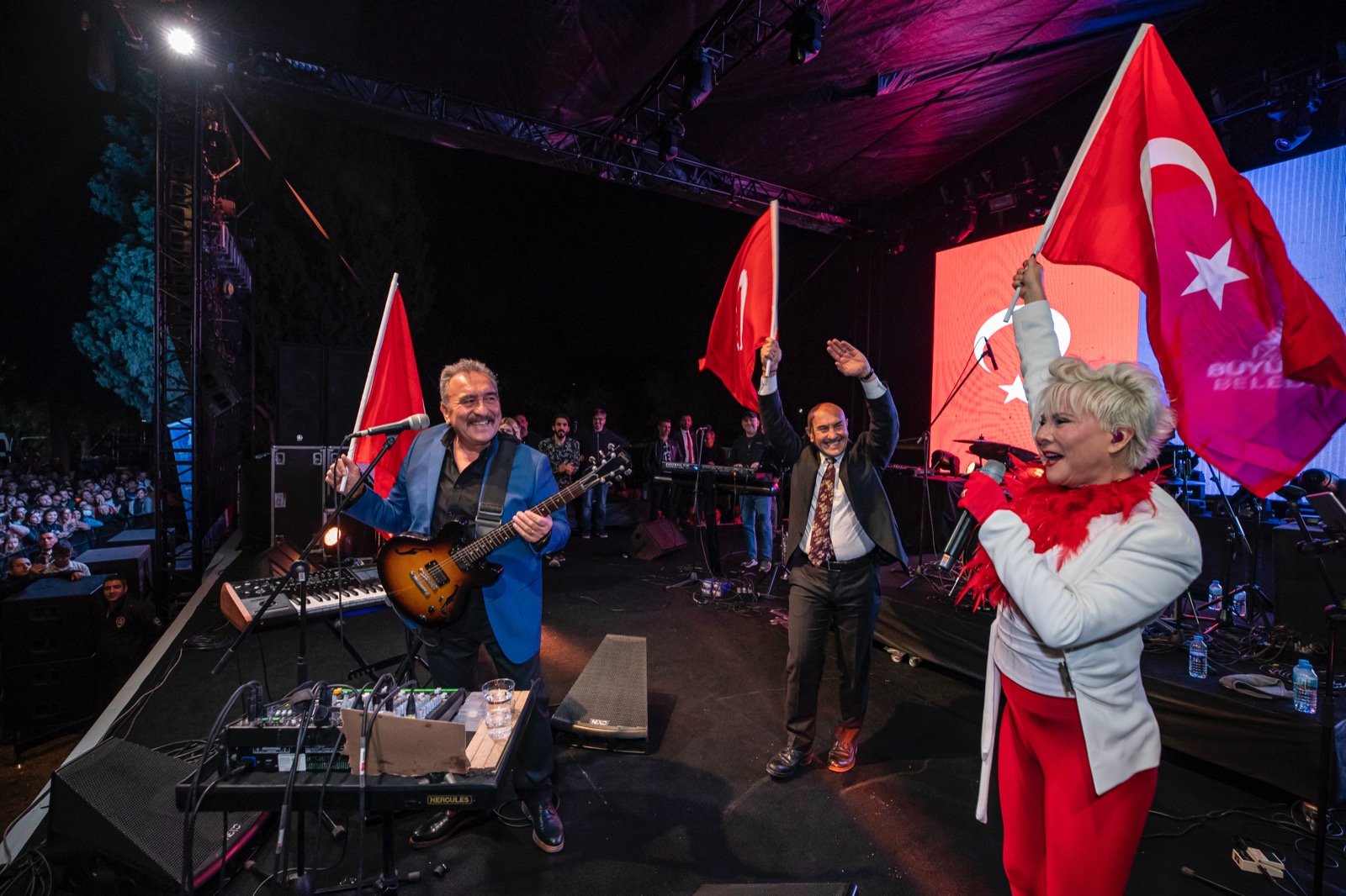 Başkan Soyer’den zeybek sürprizi