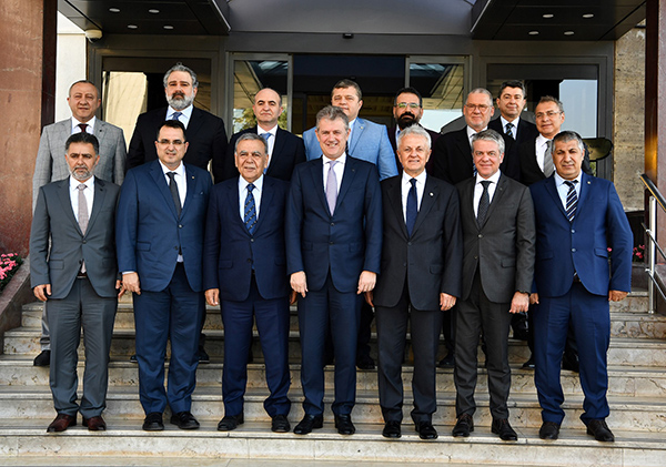 İzmir Ticaret Odası'nın yeni yönetiminden Kocaoğlu'na ziyaret