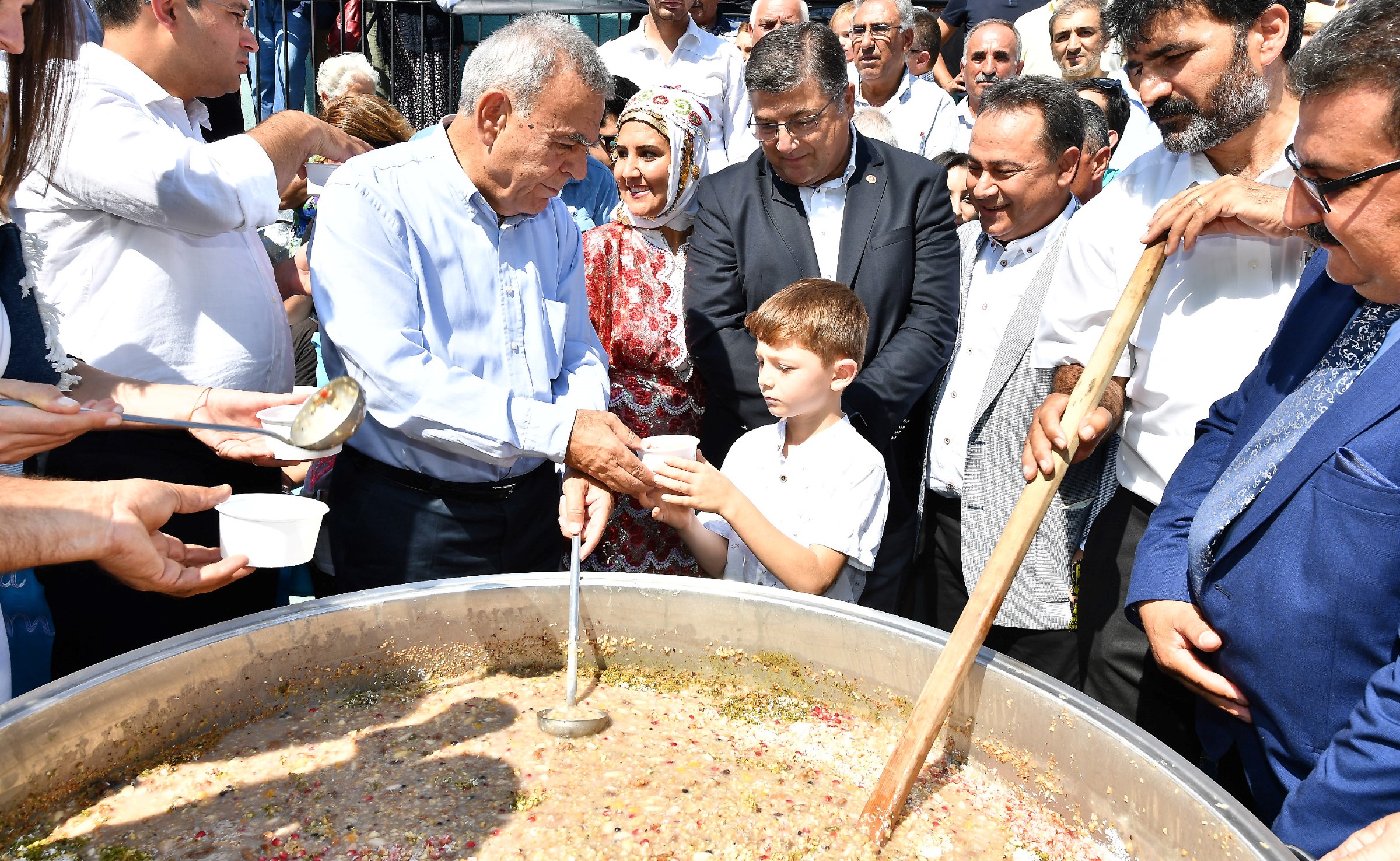 Kocaoğlu'ndan ötekileştirme ve adaletsizliğe karşı çağrı