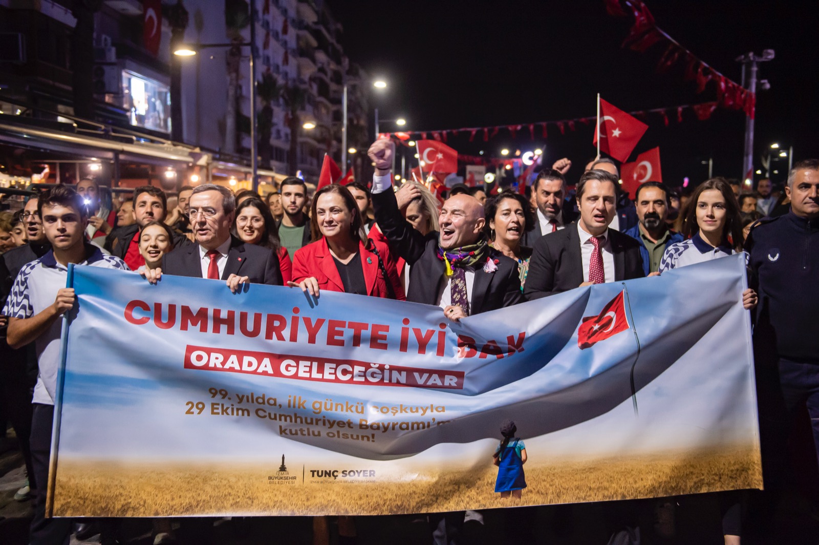 Başkan Soyer’den zeybek sürprizi