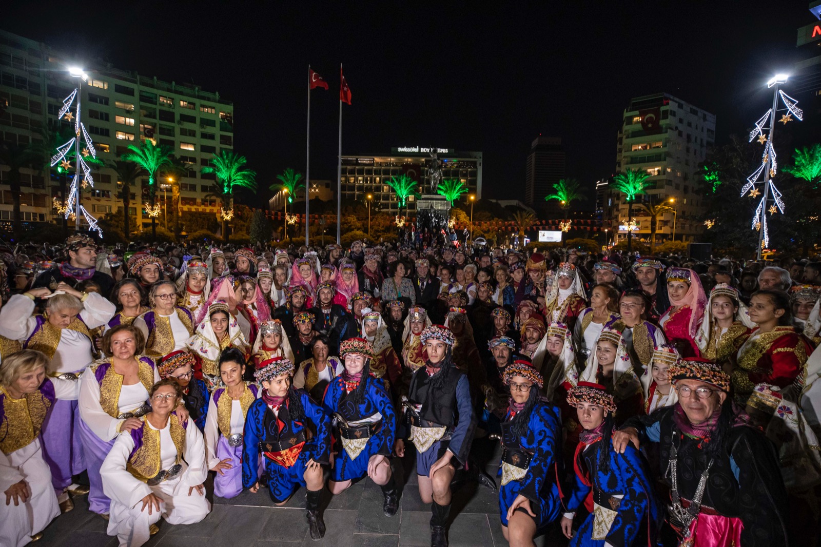 Başkan Soyer’den zeybek sürprizi