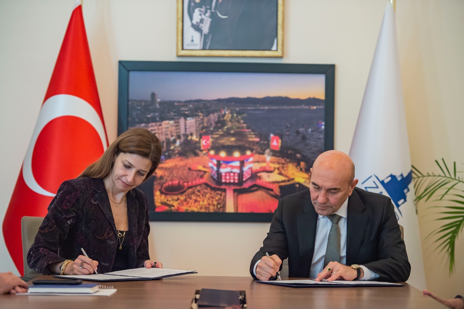 Toplum Gönüllüleri Vakfı ile protokol: Bu imza gençlerin kişisel gelişimi için