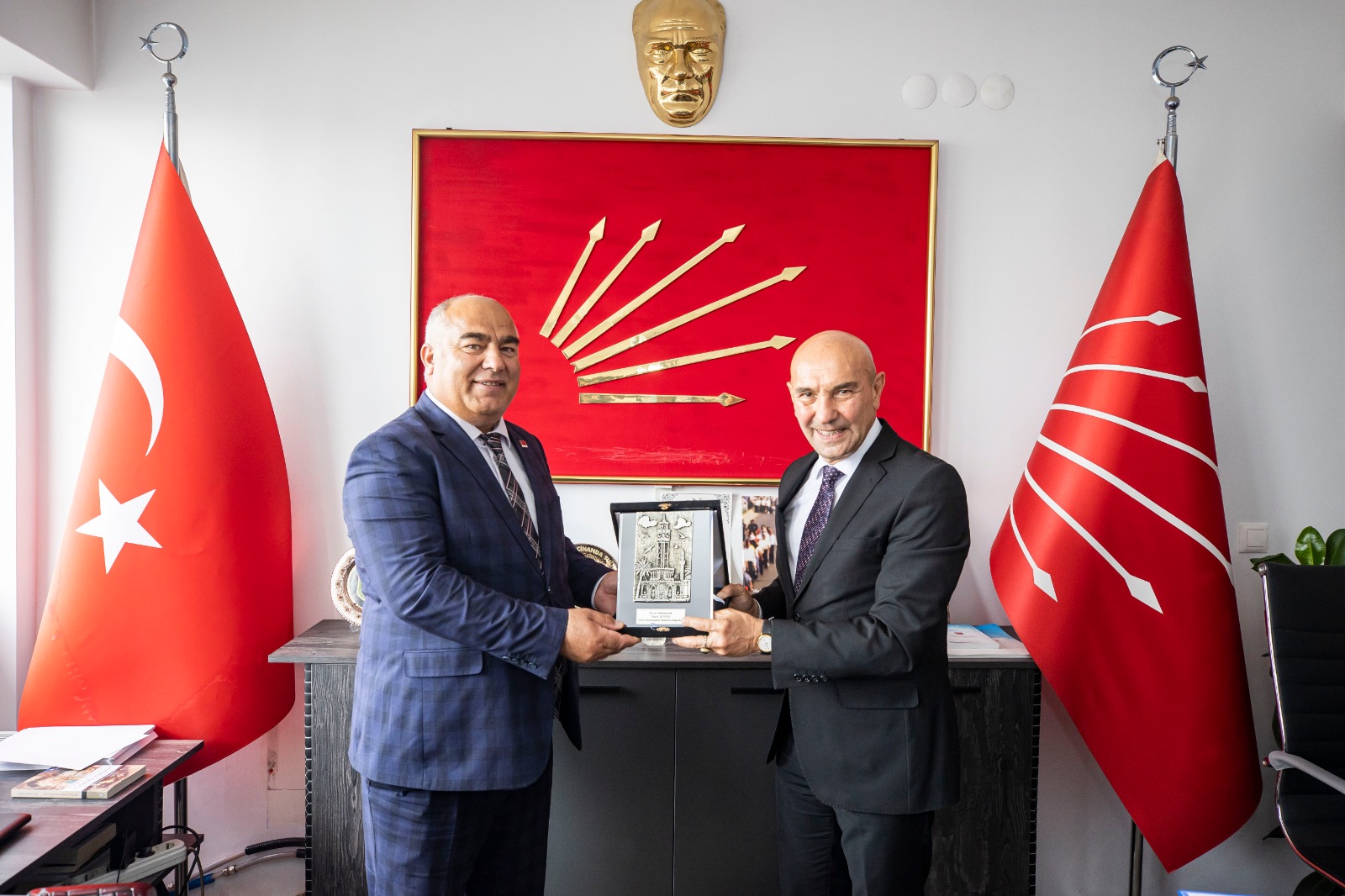 Başkan Soyer'e Erzurum'da yoğun ilgi