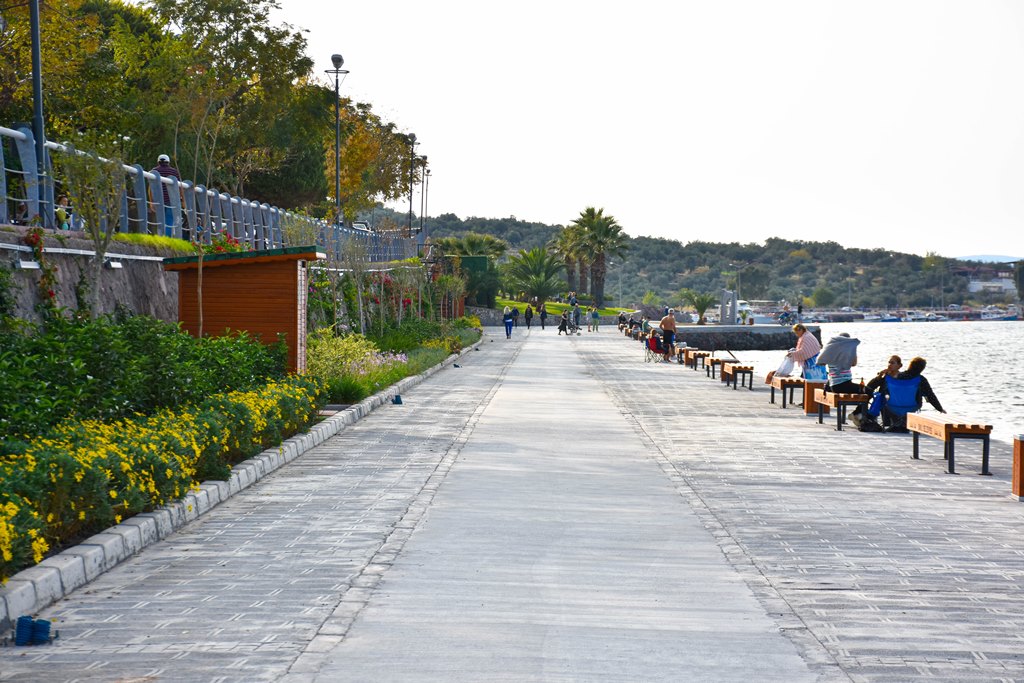 Dikili Belediye Başkanı Kırgöz'den 2 yıl raporu